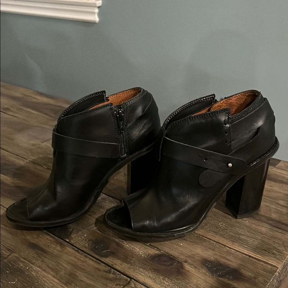 SixtySeven/Anthropologie Leather Ankle Boots chunk Heel - Picture 4 of 16